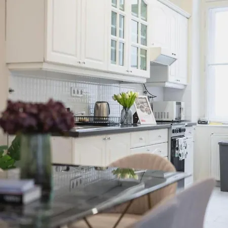 Light-filled 3br Retreat - Relaxing Family