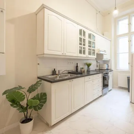 Light-filled 3br Retreat - Relaxing Family Lejlighed *