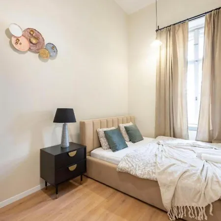 Light-filled 3br Retreat - Relaxing Family Lejlighed *