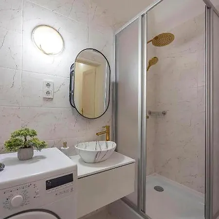 Apartmán Light-filled 3br Retreat - Relaxing Family *